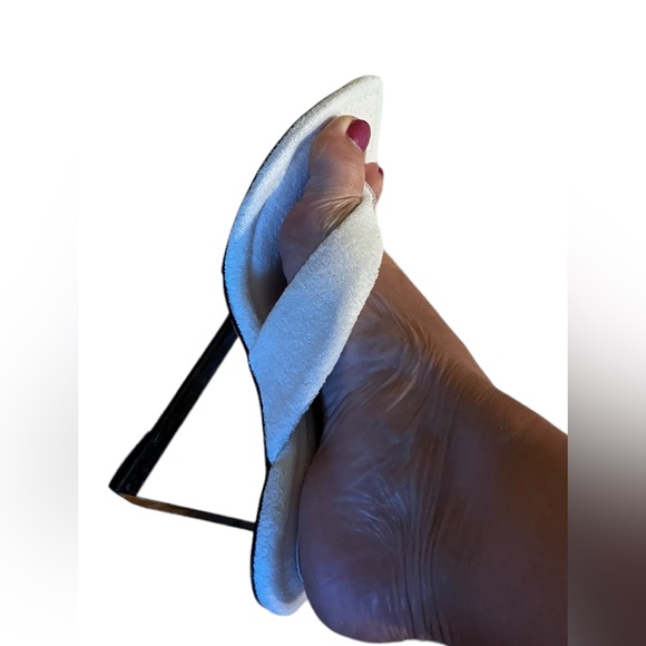 Good American Heels Womens Sz 7.5 White Terry Cinder F*cking Rella Wedge $260 - Picture 2 of 7